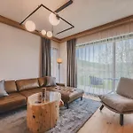 Luxusni * جانسك لازني