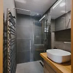 Luxusni جانسك لازني